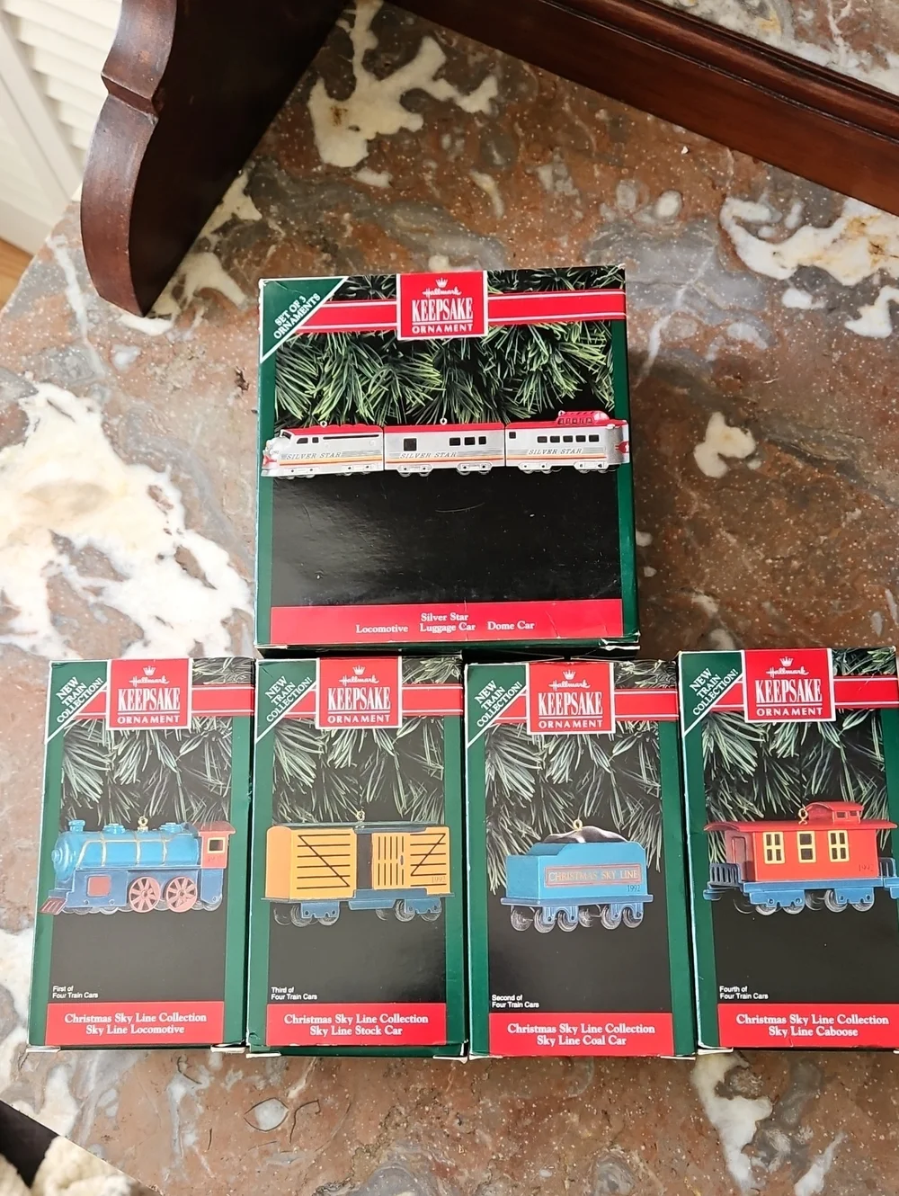 NWT Vintage 90's Hallmark Christmas Skyline Collection Train Set